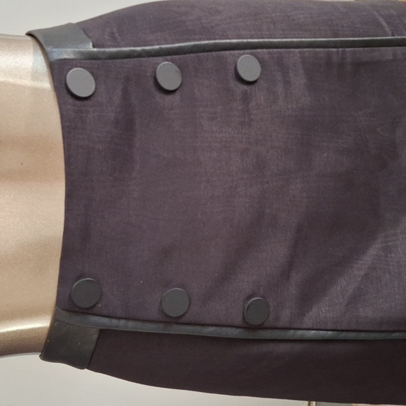 Vintage Cotton Moire faille mini skirt with leather waist and covered buttons - Picture 2 of 4